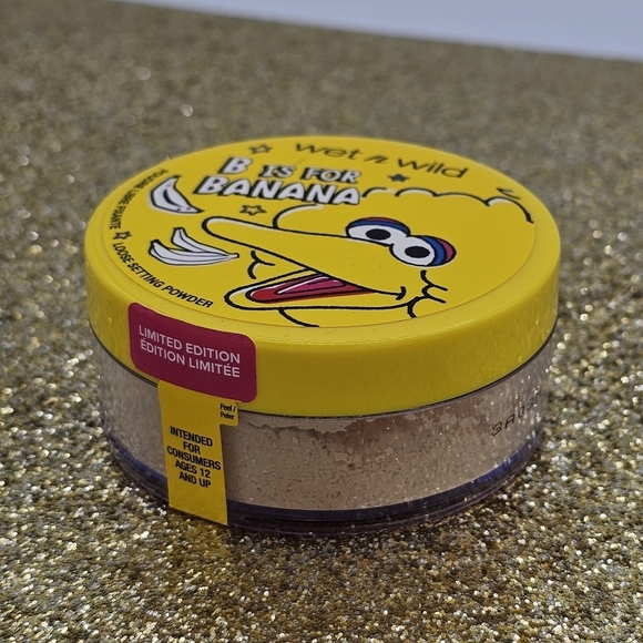 Wet n Wild Sesame Street B is for Banana Loose Setting Powder - Picture 3 of 5